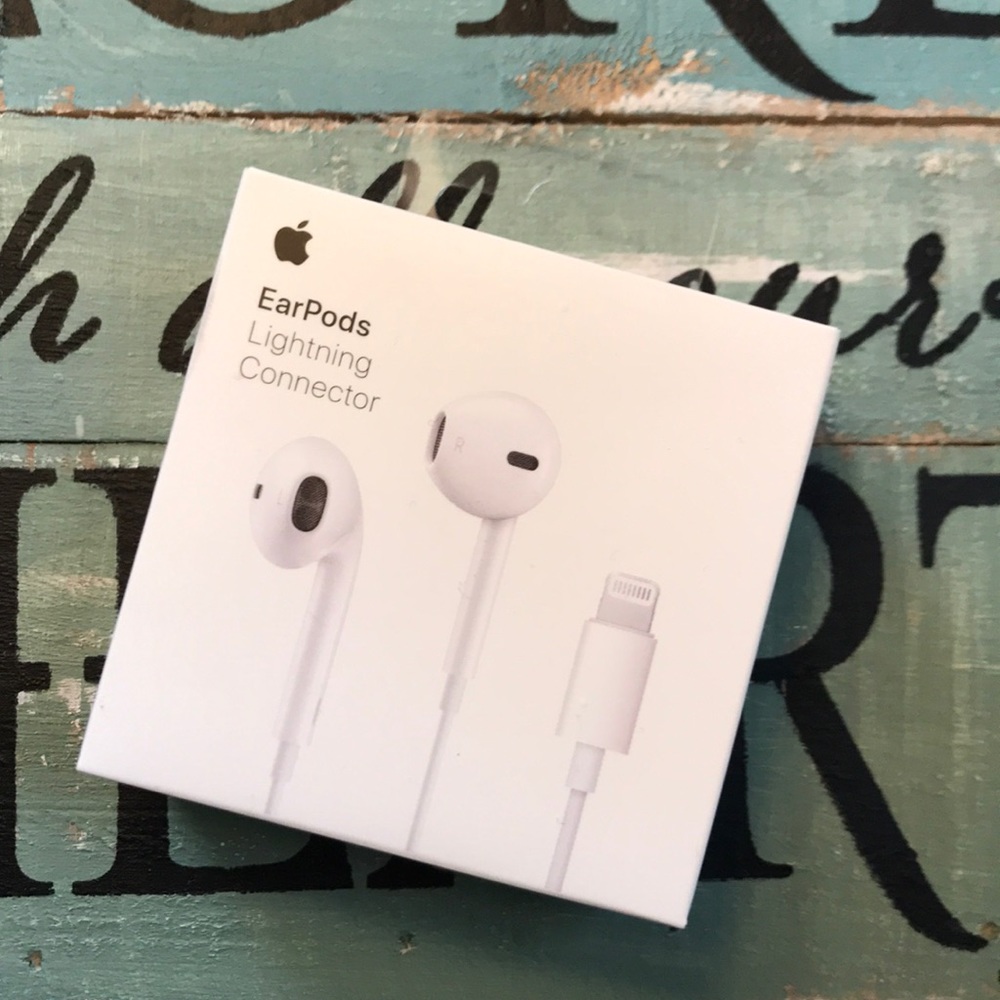 SOLD!NEW iPhone Ear Pods | Lightening Connector ⚡️